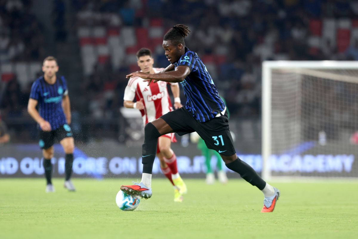 BARI, ITALY - AUGUST 16: Yann Aurel Bisseck of Inter during Pre-Season Friendly match between FC Internazionale and Olympiacos FC at Stadio San Nicola on August 16, 2025 in Bari, Italy. (Photo by Maurizio Lagana/Getty Images)